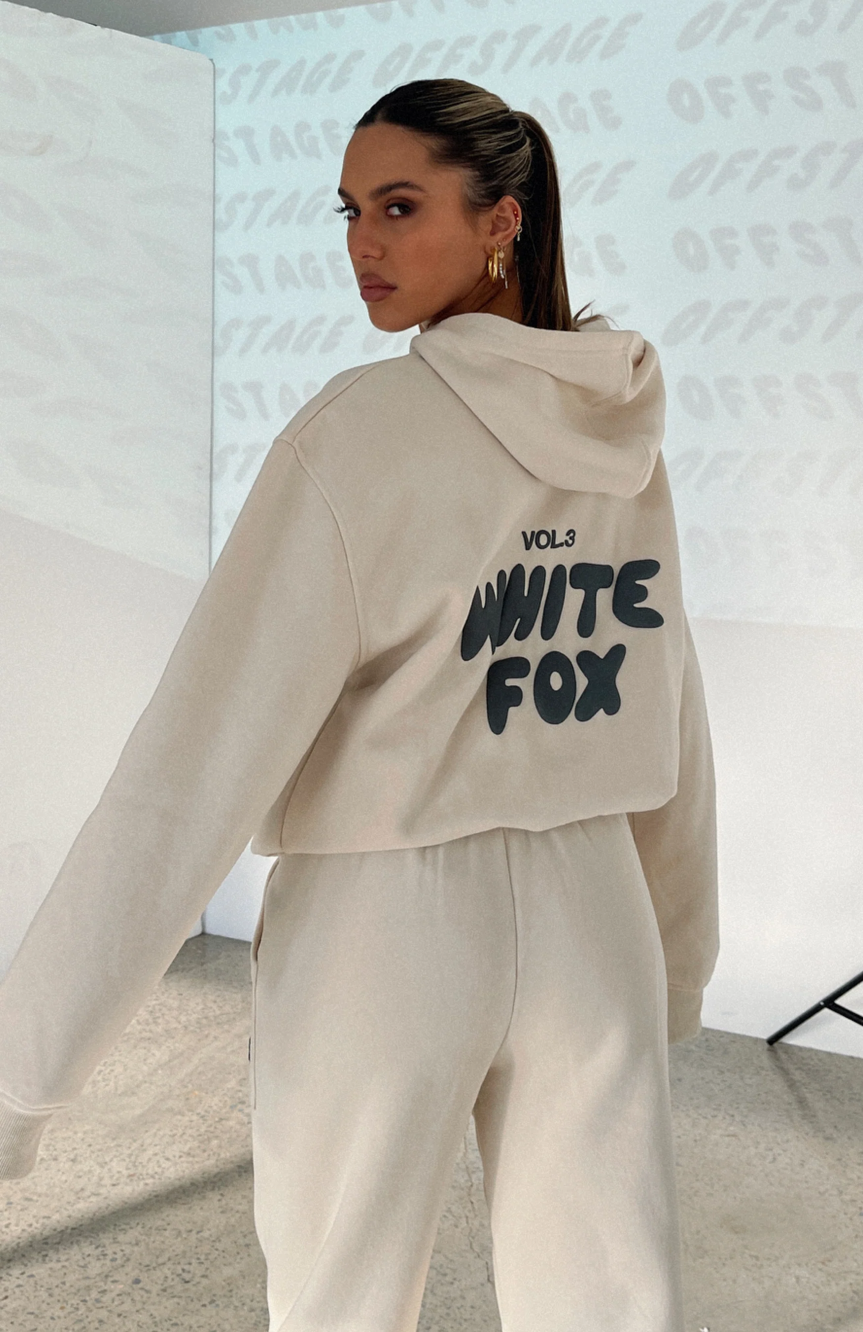 Offstage Hoodie Pebble - White Fox Boutique